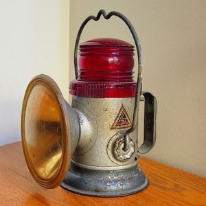 Vintage Delta Electric Powerlite Railroad Lantern Red Dome